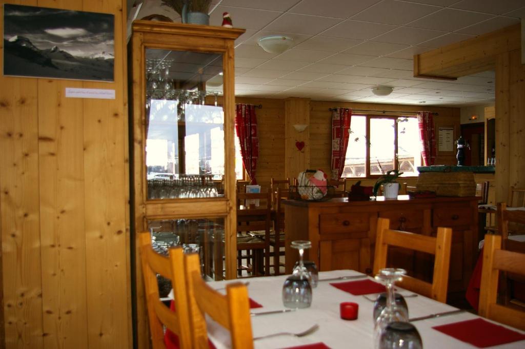 Hotel Restaurant L'Outa 特米哥农 外观 照片