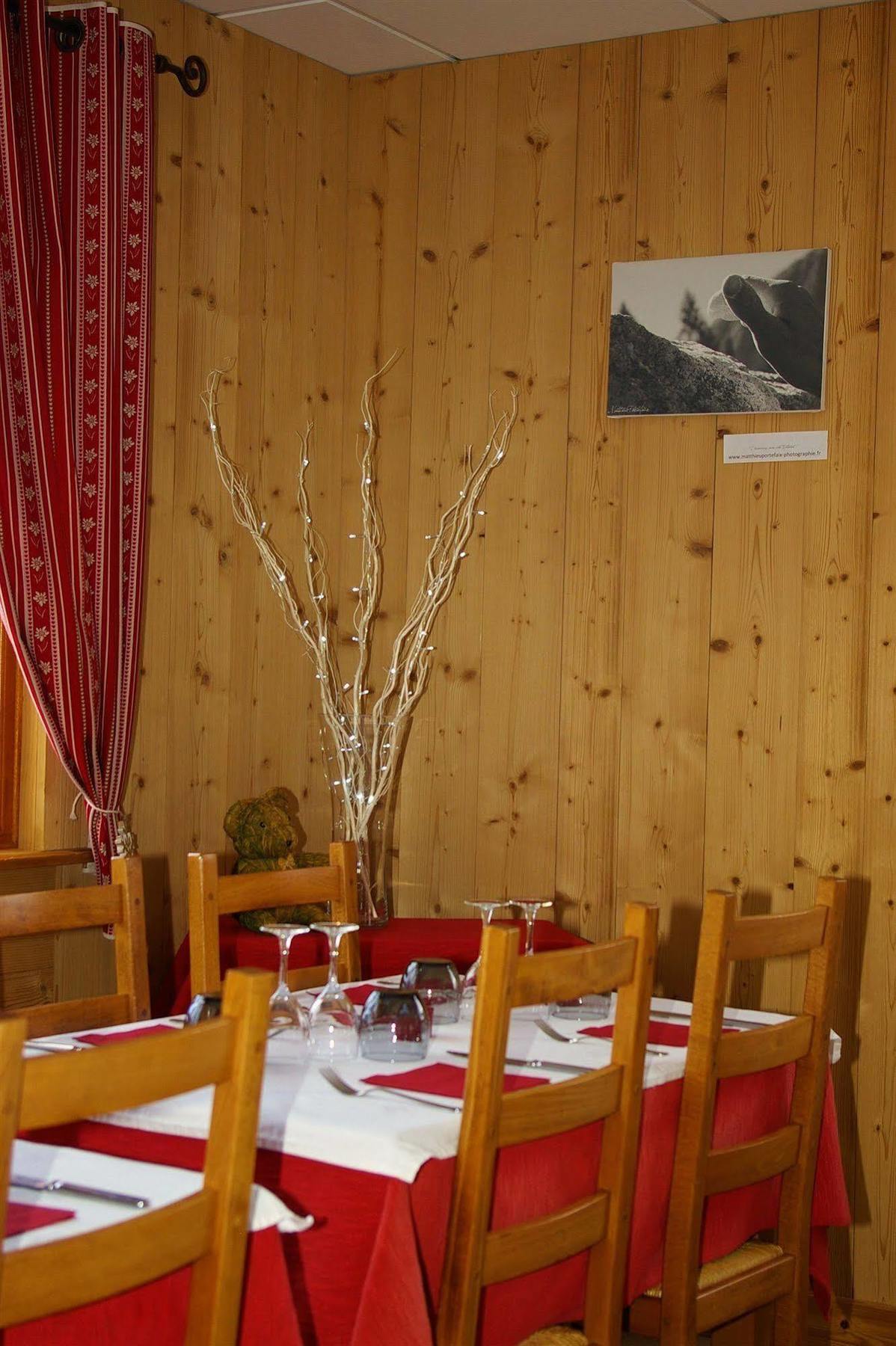 Hotel Restaurant L'Outa 特米哥农 外观 照片