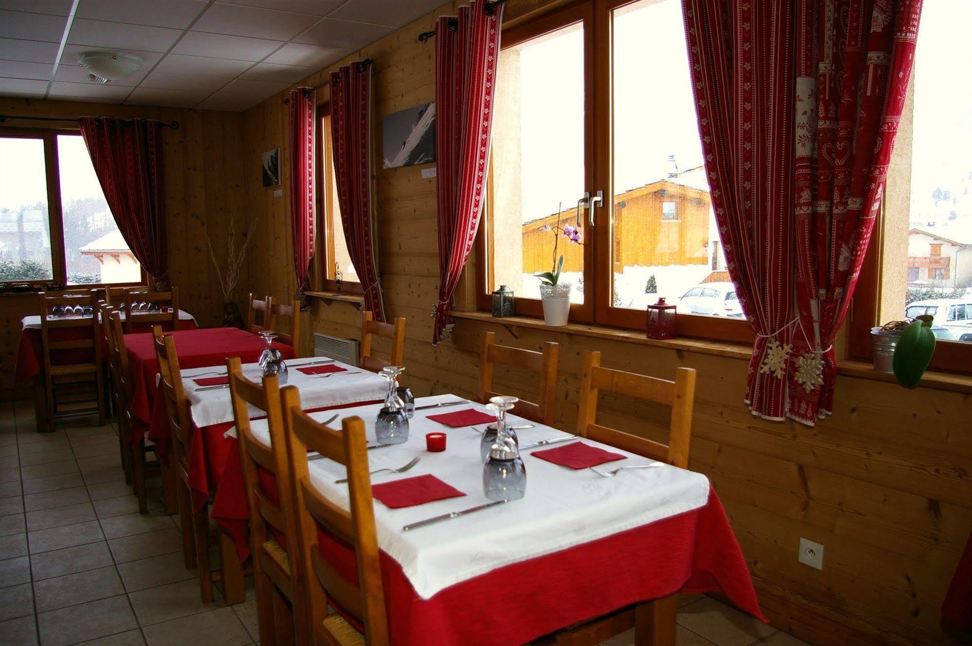 Hotel Restaurant L'Outa 特米哥农 外观 照片